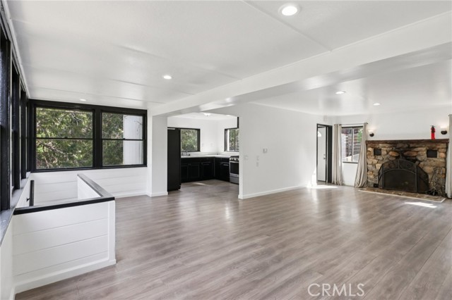 Detail Gallery Image 8 of 41 For 532 Sunset, Crestline,  CA 92325 - 3 Beds | 1/1 Baths