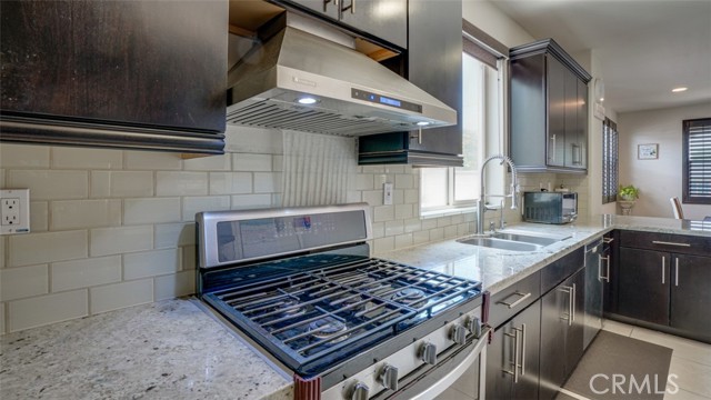 4248 W 5th Street, Santa Ana CA: https://media.crmls.org/medias/b793e404-c480-49bd-9d73-adb14aed26f3.jpg
