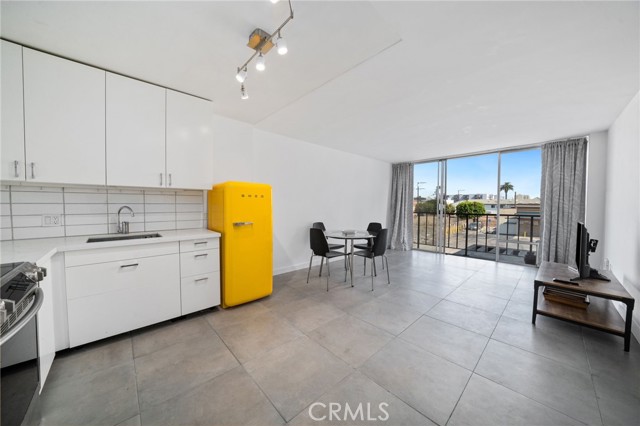 Detail Gallery Image 9 of 21 For 375 Atlantic Ave #201,  Long Beach,  CA 90802 - 1 Beds | 1 Baths