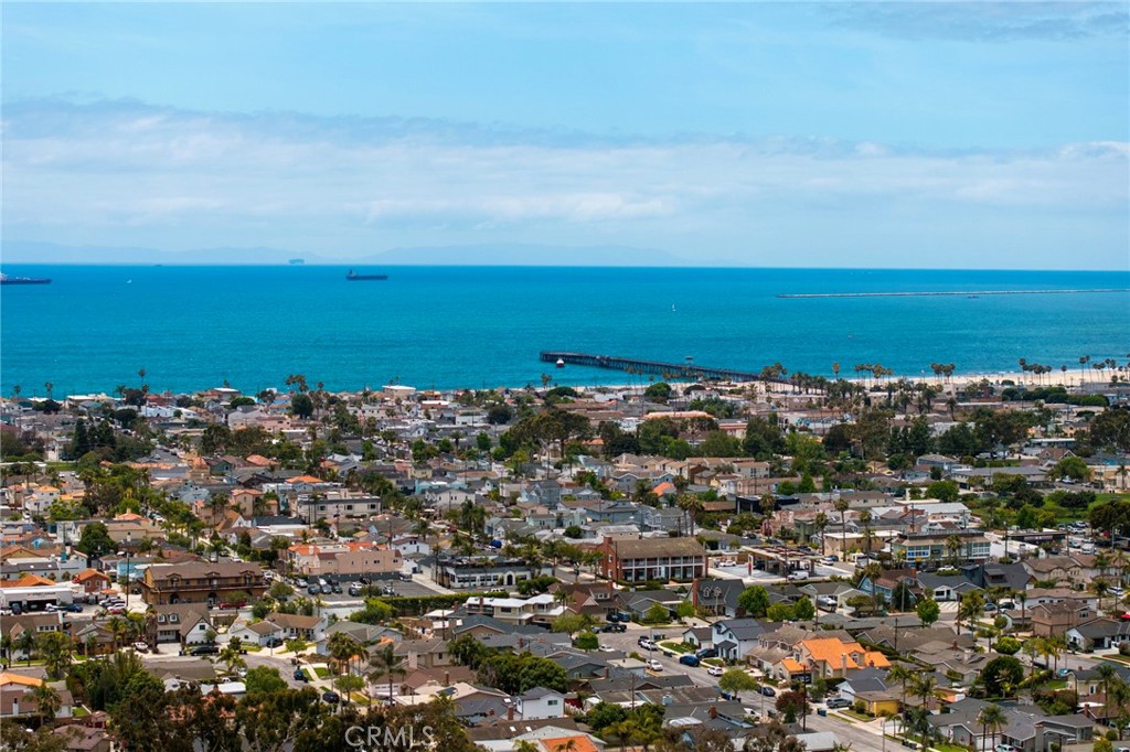 https://media.crmls.org/medias/b796247a-637e-43f7-8ddd-93125921763c.jpg?preset=X-Large