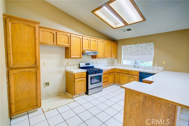Detail Gallery Image 9 of 24 For 2326 Santos St, Dos Palos,  CA 93620 - 3 Beds | 2 Baths
