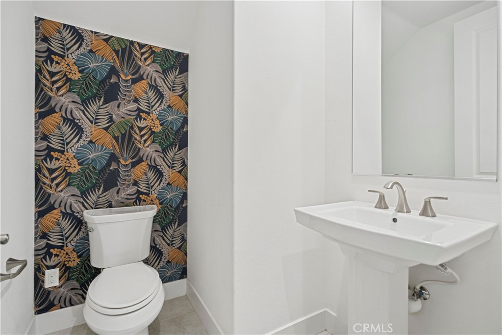 https://media.crmls.org/medias/b796d612-6e66-4b20-9e9b-5bcaf58aed12.jpg?preset=X-Large