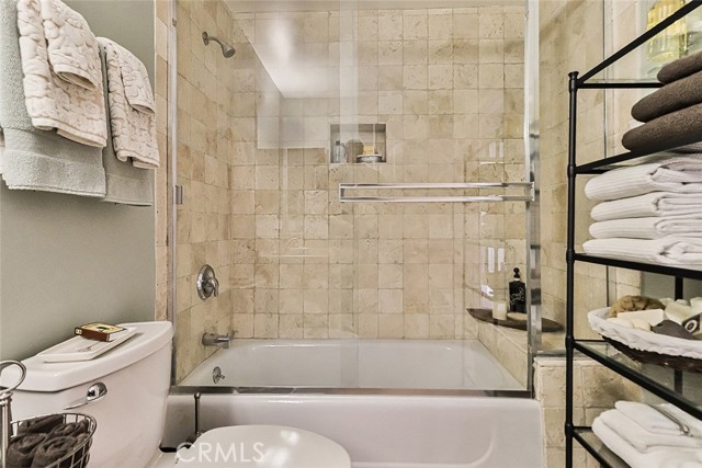 Detail Gallery Image 31 of 49 For 4724 Kester Ave #404,  Sherman Oaks,  CA 91403 - 3 Beds | 2 Baths