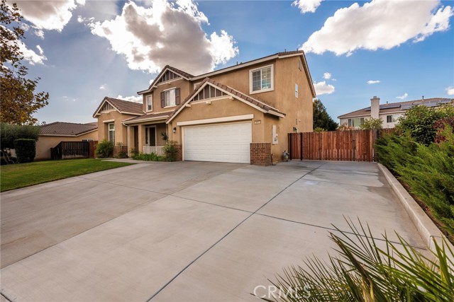 Detail Gallery Image 3 of 40 For 13611 Diamond Ln, Moreno Valley,  CA 92555 - 3 Beds | 2/1 Baths