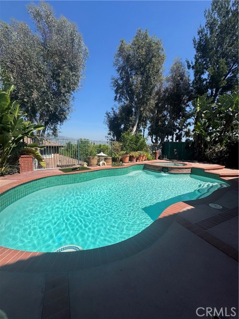 Image 2 of 30 For 12312 Edgecliff Ave