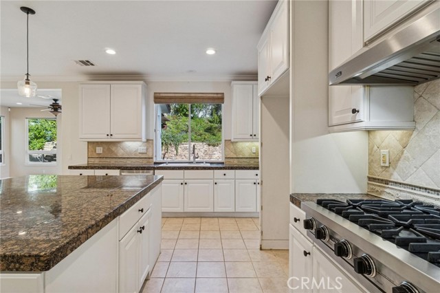 Detail Gallery Image 13 of 65 For 26511 Brooks Cir, Stevenson Ranch,  CA 91381 - 5 Beds | 3/1 Baths