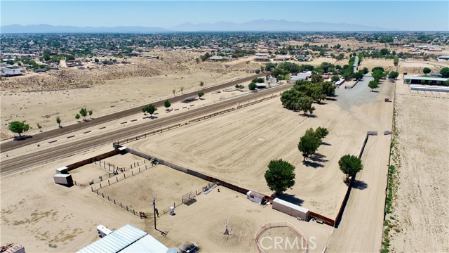 9983 Choiceana Avenue, Hesperia CA: https://media.crmls.org/medias/b799815a-d695-4d23-bb3a-91591afc2de0.jpg