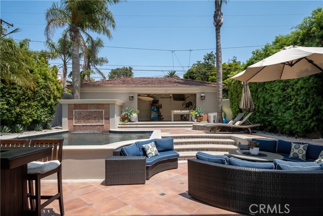 Indoor/Outdoor Living