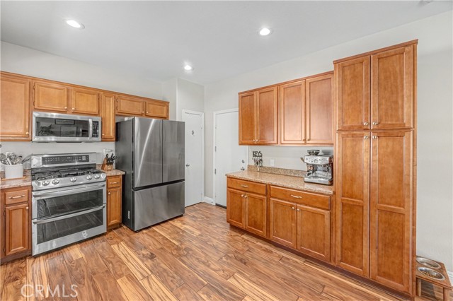 Detail Gallery Image 9 of 34 For 115 Festive Ct, Beaumont,  CA 92223 - 3 Beds | 2/1 Baths