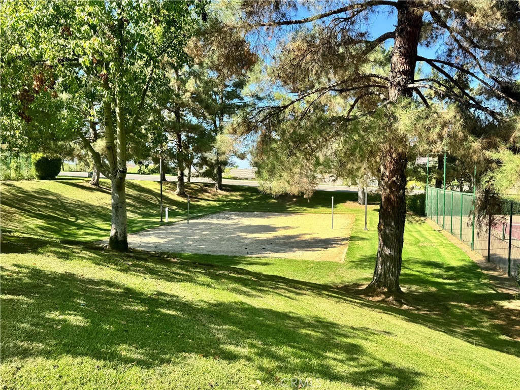 https://media.crmls.org/medias/b79a7810-cf22-41cc-9380-335385e3c45a.jpg?preset=X-Large