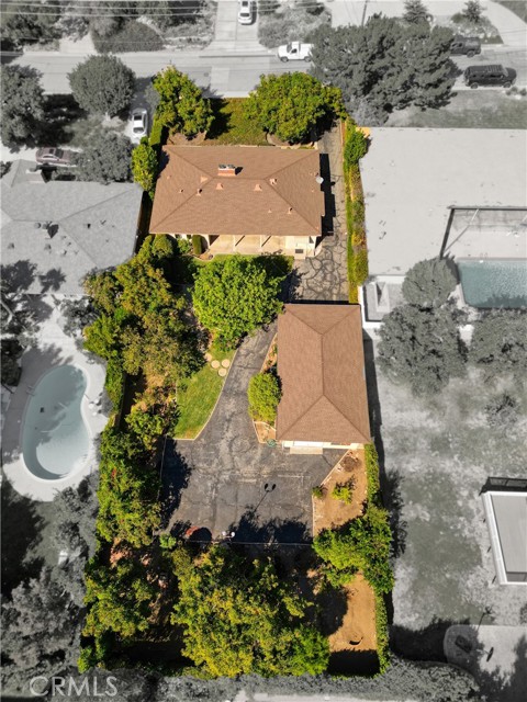 1914 Lyans Drive photo 4