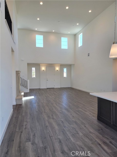 Detail Gallery Image 8 of 29 For 713 Manor Ln, Paso Robles,  CA 93446 - 4 Beds | 3 Baths