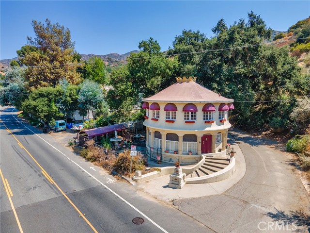 8618 La Tuna Canyon Road, Sun Valley CA: https://media.crmls.org/medias/b79b50b3-da18-41eb-b53c-6e79894daff2.jpg