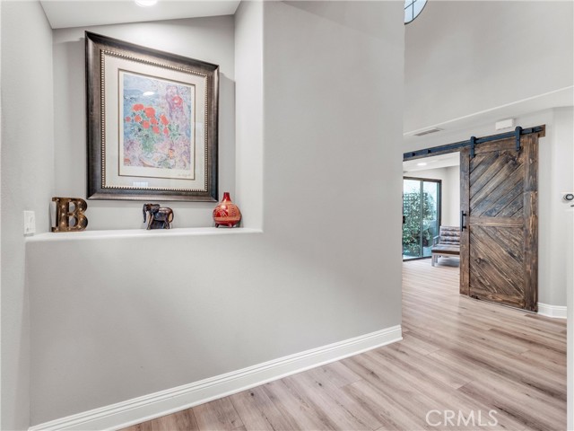 Detail Gallery Image 4 of 54 For 29729 Strawberry Hill Dr, Agoura Hills,  CA 91301 - 3 Beds | 3 Baths