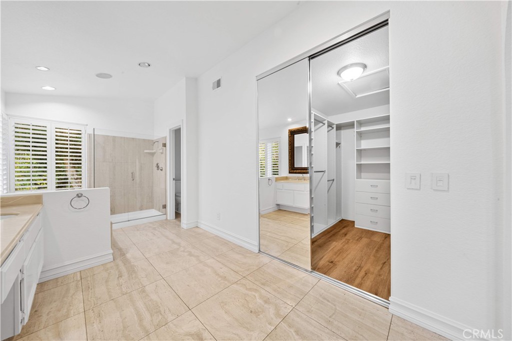 MLS #OC25250292 image #24