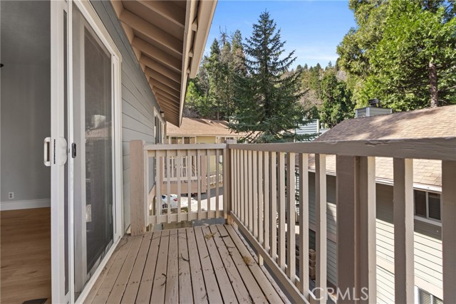 Detail Gallery Image 9 of 9 For 315 Canyon Crest, Lake Arrowhead,  CA 92352 - 3 Beds | 2 Baths