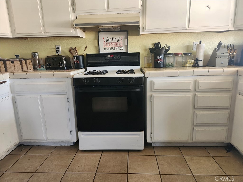 https://media.crmls.org/medias/b79d6a82-d111-4b23-b756-d9309803e617.jpg?preset=X-Large