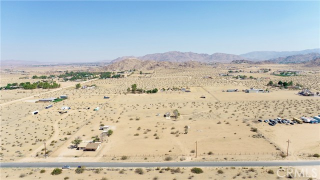 24254 Yucca Loma Road, Apple Valley CA: https://media.crmls.org/medias/b79d86cb-d033-461d-b63e-3712c5b97645.jpg