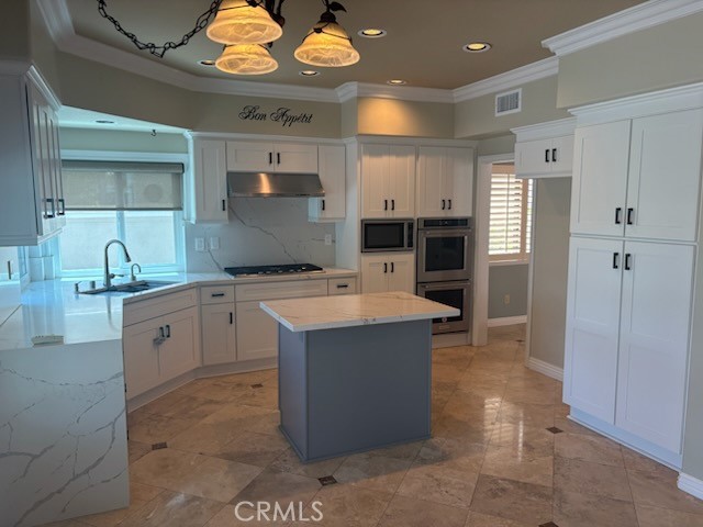 Detail Gallery Image 2 of 24 For 16 Somerset, Rancho Santa Margarita,  CA 92679 - 4 Beds | 3 Baths
