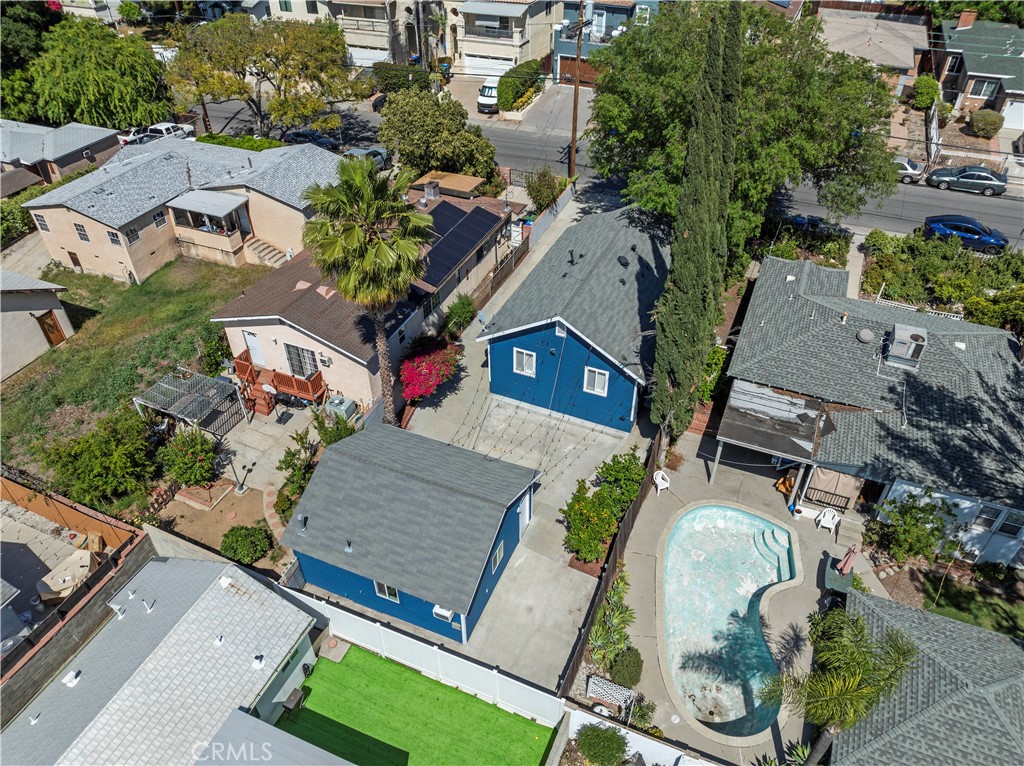 https://media.crmls.org/medias/b79ddf9c-06e9-47e2-a049-05f495d275d1.jpg?preset=X-Large