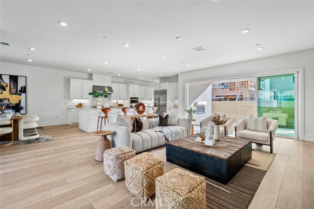 Detail Gallery Image 5 of 40 For 209 Junco, Irvine,  CA 92618 - 5 Beds | 4/1 Baths