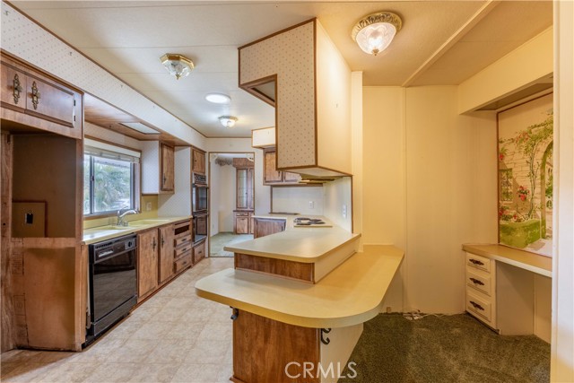 Detail Gallery Image 7 of 27 For 18601 Newland St #3,  Huntington Beach,  CA 92646 - 2 Beds | 2 Baths