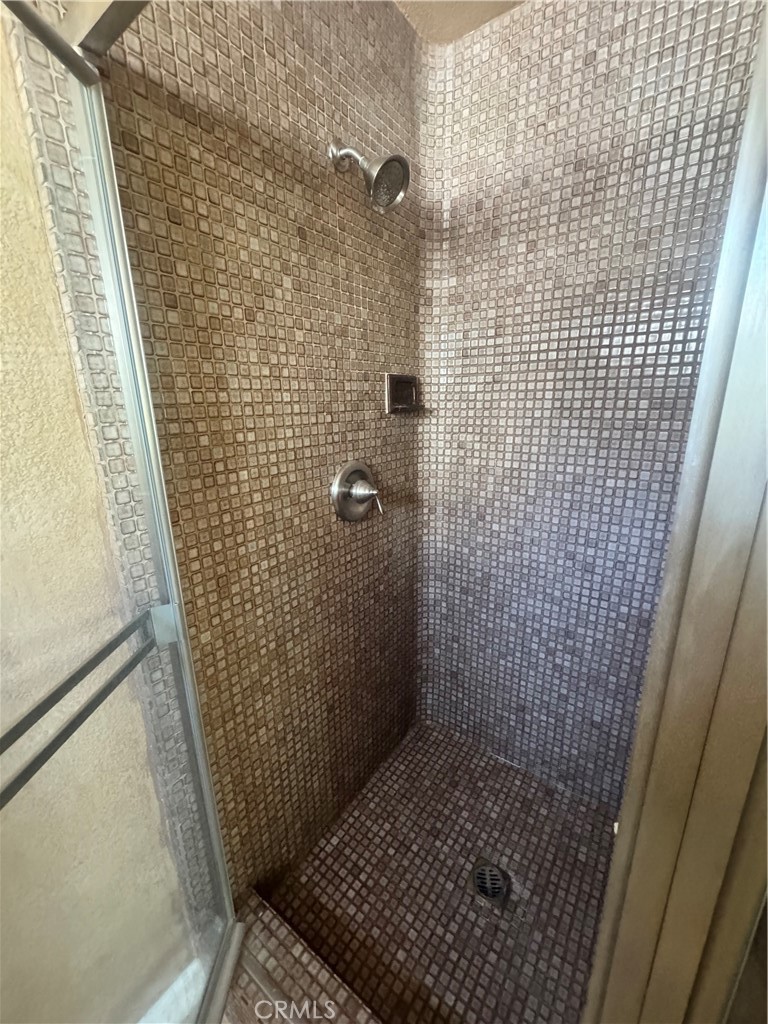 https://media.crmls.org/medias/b79f328e-4733-466a-b88a-ac4160dc5976.jpg?preset=X-Large