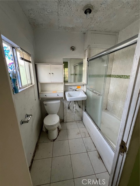 1840 S 4th Street, Alhambra CA: https://media.crmls.org/medias/b79f5f70-5e19-4d9f-a5bf-d8ff876ebe0f.jpg