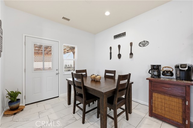 Detail Gallery Image 10 of 27 For 11767 Highgrove Ct, Adelanto,  CA 92301 - 3 Beds | 2 Baths
