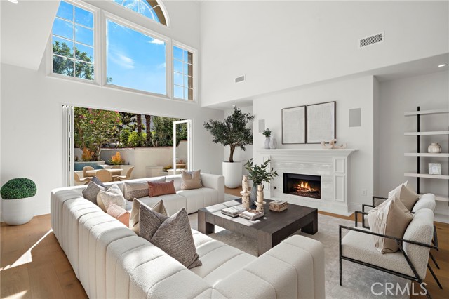 48 Belcourt Drive, Newport Beach CA: https://media.crmls.org/medias/b79fab99-de36-4eff-bedf-235ae23e7be0.jpg