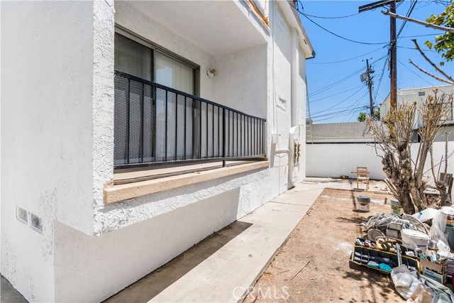 935 W 10th Street, San Pedro CA: https://media.crmls.org/medias/b7a008ea-2133-40a8-84a4-2b0559d141bd.jpg
