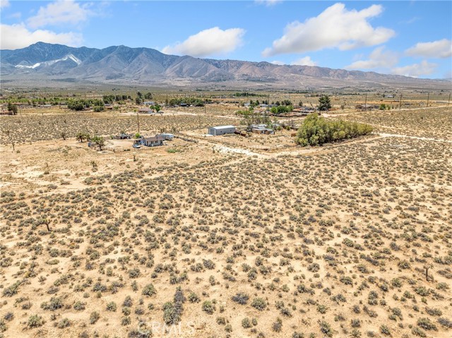 Detail Gallery Image 4 of 10 For 751 Buena Vista Rd, Lucerne Valley,  CA 92356 - – Beds | – Baths