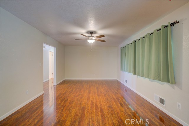 Detail Gallery Image 5 of 47 For 3728 Fuchsia Ln, Modesto,  CA 95356 - 3 Beds | 2 Baths