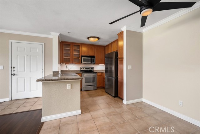 Detail Gallery Image 15 of 39 For 2045 Las Colinas Cir #103,  Corona,  CA 92879 - 1 Beds | 1 Baths