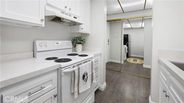 2601 E Ocean Boulevard, Long Beach CA: https://media.crmls.org/medias/b7a2add3-4cf7-4780-9d48-55492b436660.jpg