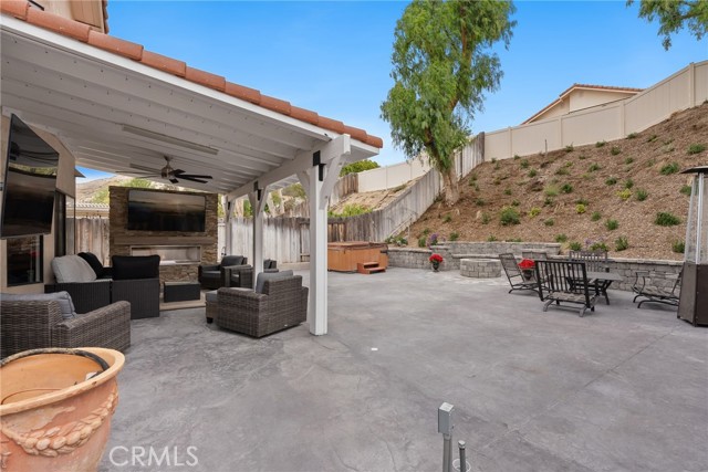Detail Gallery Image 33 of 40 For 15621 Saul Ct, Canyon Country,  CA 91387 - 4 Beds | 3 Baths