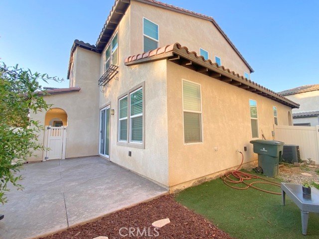 Detail Gallery Image 3 of 15 For 5772 Marabe Way, Riverside,  CA 92505 - 4 Beds | 3 Baths
