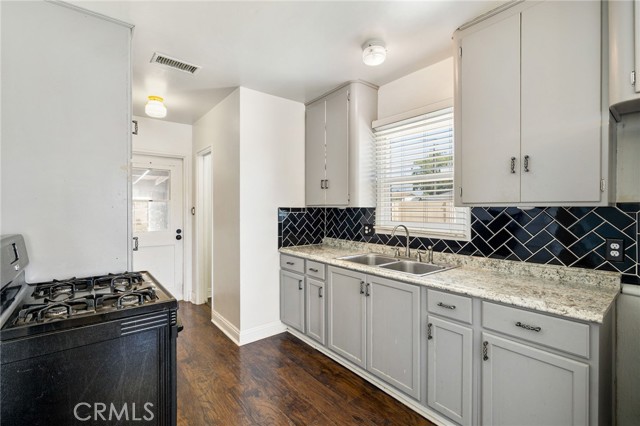 2537 E Walnut Creek Parkway, West Covina CA: https://media.crmls.org/medias/b7a3cef7-f05a-4344-8728-680eb141455b.jpg