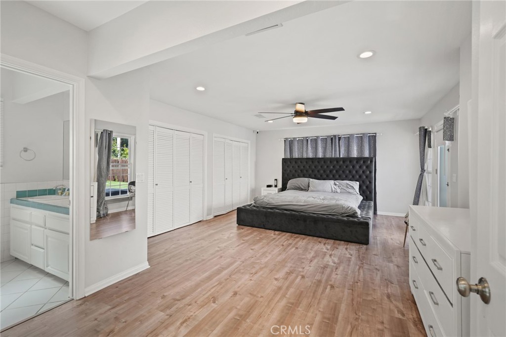 https://media.crmls.org/medias/b7a3f091-a74a-49f7-b0d8-7093bc65ab36.jpg?preset=X-Large