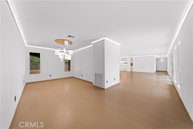 27411 Santa Fe Street, Hemet CA: https://media.crmls.org/medias/b7a40342-60c1-47b3-9eeb-f99a0d2f6fc1.jpg