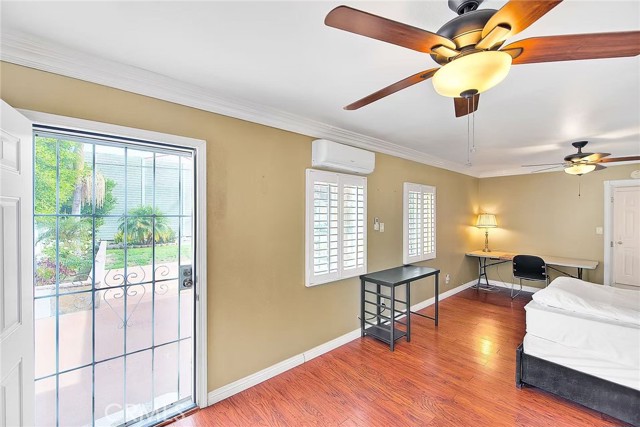 6442 Raymond Avenue, Long Beach CA: https://media.crmls.org/medias/b7a5868f-5ae8-4b23-9497-5ad1e0f61715.jpg