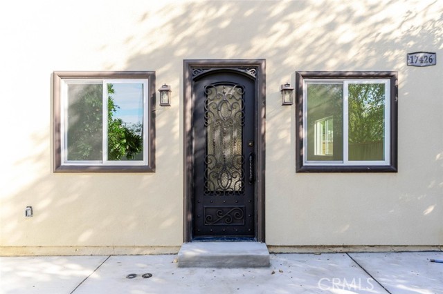 Detail Gallery Image 3 of 28 For 17426 Roscoe Bld, Northridge,  CA 91325 - 3 Beds | 2/1 Baths