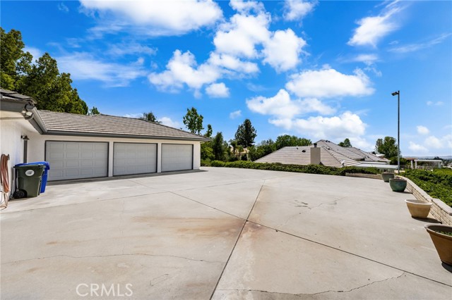 36608 Oak Ridge Drive, Yucaipa CA: https://media.crmls.org/medias/b7a6d414-cb5a-4c74-af72-4b593aff6d44.jpg