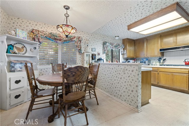 Detail Gallery Image 5 of 22 For 24103 Clearbank, Newhall,  CA 91321 - 4 Beds | 3 Baths