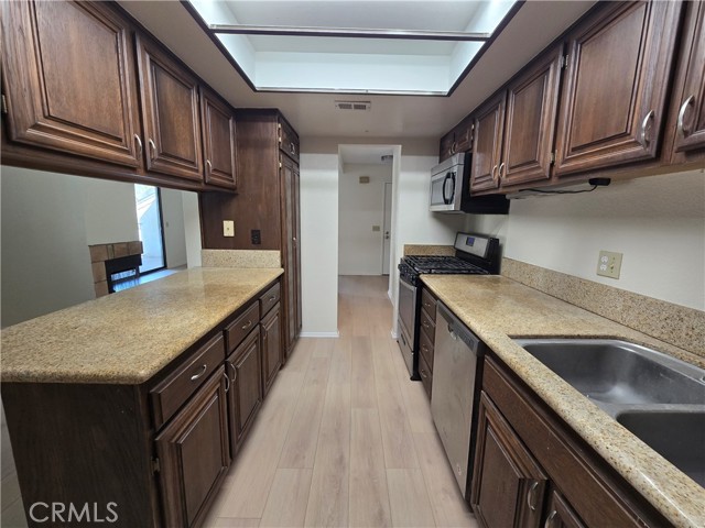 Detail Gallery Image 7 of 21 For 600 Central Ave #386,  Riverside,  CA 92507 - 3 Beds | 2 Baths