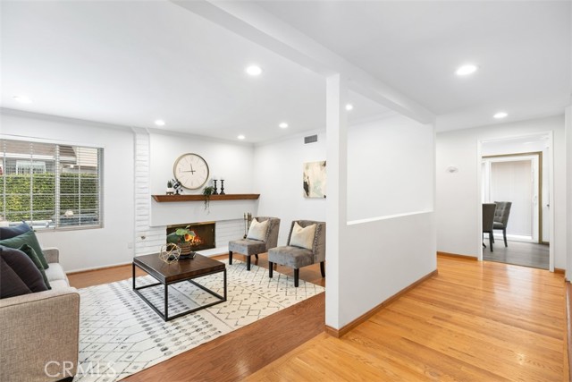 18639 Citronia Street photo 5
