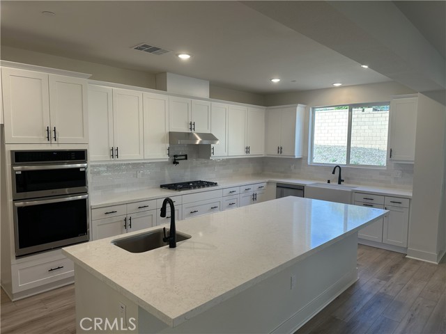 Detail Gallery Image 13 of 16 For 6057 Saddlehorn Ln, Jurupa Valley,  CA 92509 - 4 Beds | 3/1 Baths