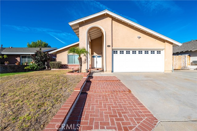 Detail Gallery Image 2 of 31 For 6001 Brookmont Dr, Yorba Linda,  CA 92886 - 3 Beds | 2 Baths