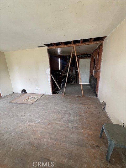 9904 Rives Avenue, Downey CA: https://media.crmls.org/medias/b7aa107c-59cb-4b36-9c64-87469f5bcf06.jpg
