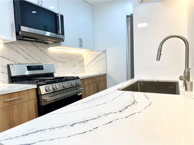 Detail Gallery Image 8 of 24 For 301 Ashland Ave #2,  Santa Monica,  CA 90405 - 1 Beds | 1 Baths